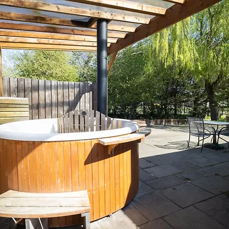 Tewinbury Farm Hotel Exterior photo