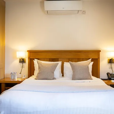 Tewinbury Farm Hotel Room photo