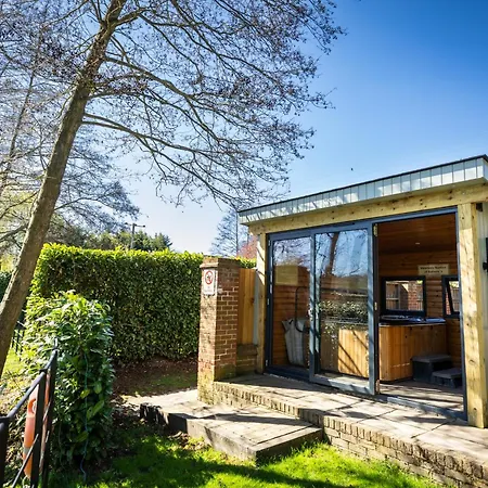 Tewinbury Farm Hotel Exterior photo