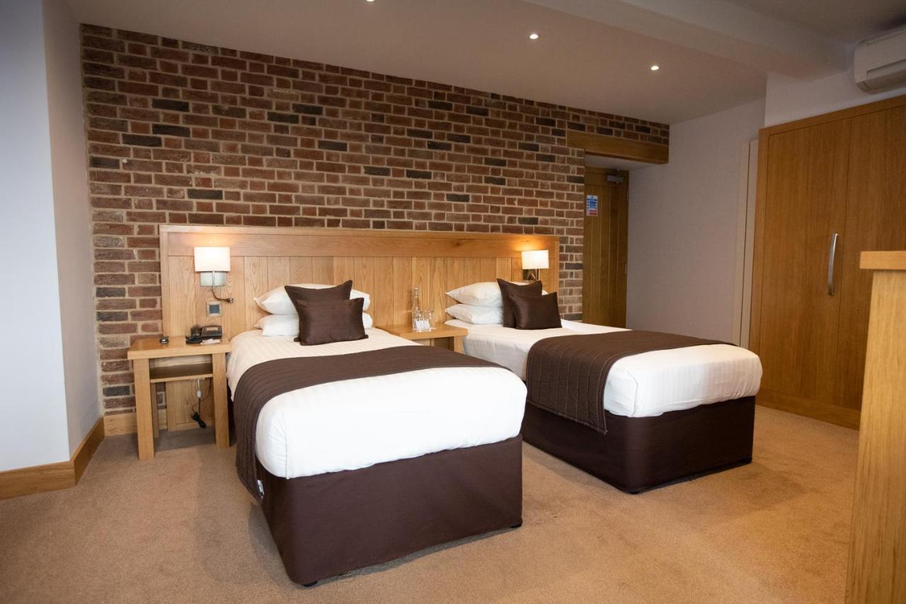 Tewinbury Farm Hotel Tewin