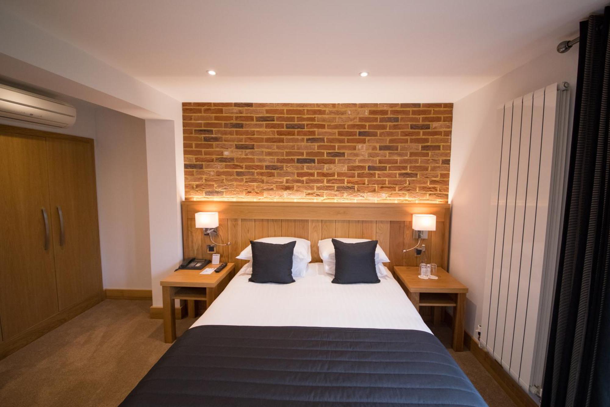 Tewinbury Farm Hotel Tewin