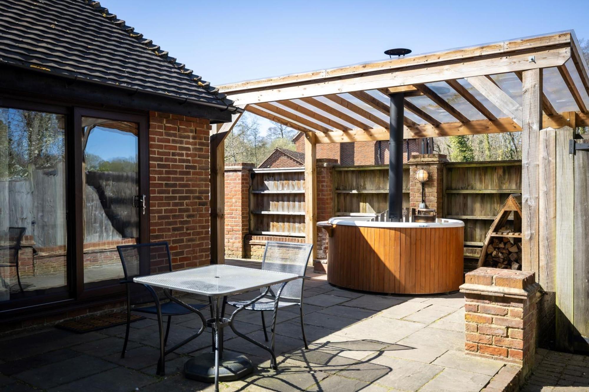 Tewinbury Farm Hotel 4*