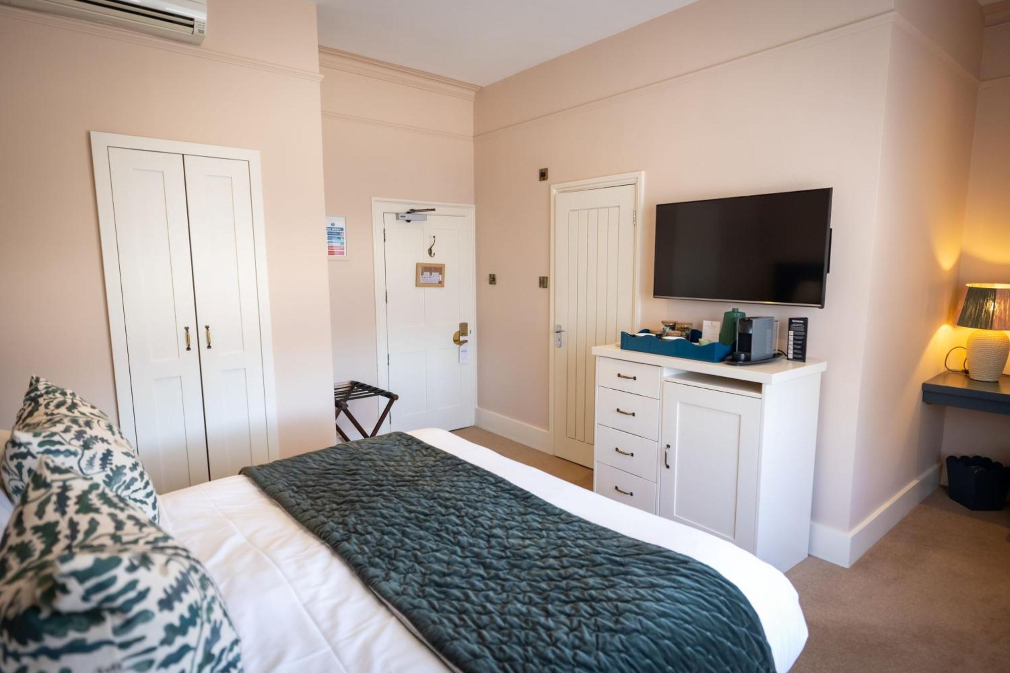 Hotel Tewinbury Farm 4*
