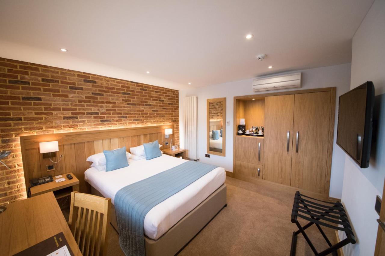 Tewinbury Farm Hotel 4*